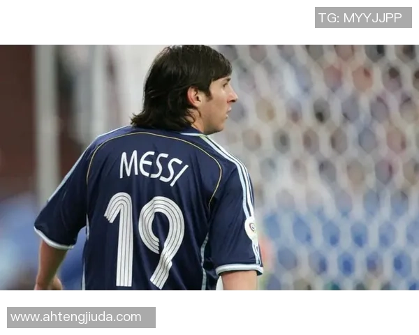 梅西：咱们是冠军! 感谢阿尔巴和布斯克茨在这段冒险中陪同我